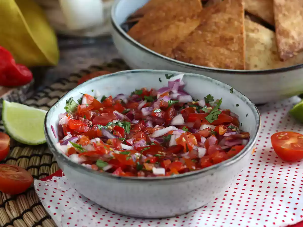Pico de gallo och hemlagade tortillachips - foto 3