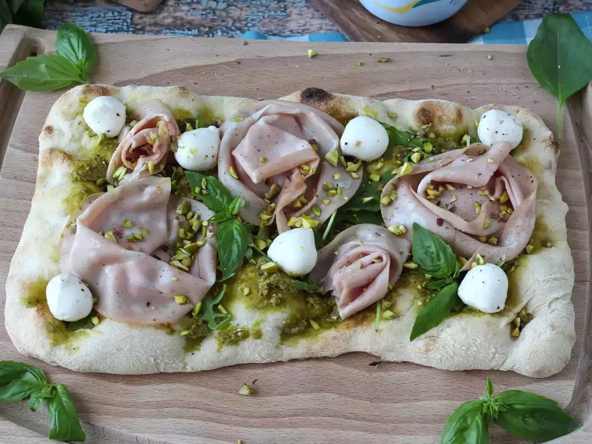 Pinsa med pesto och mortadella, klar på 10 minuter! - foto 5