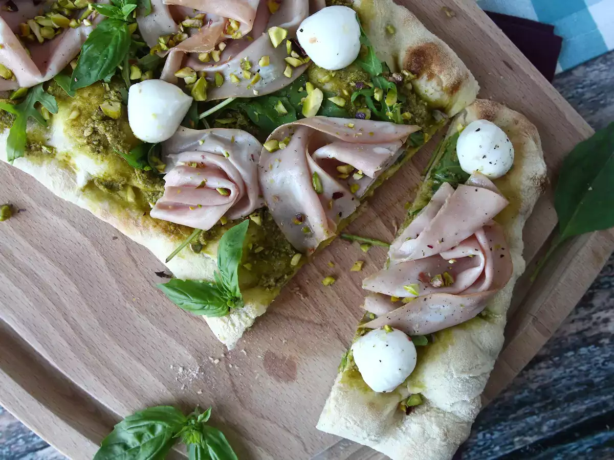 Pinsa med pesto och mortadella, klar på 10 minuter! - foto 8