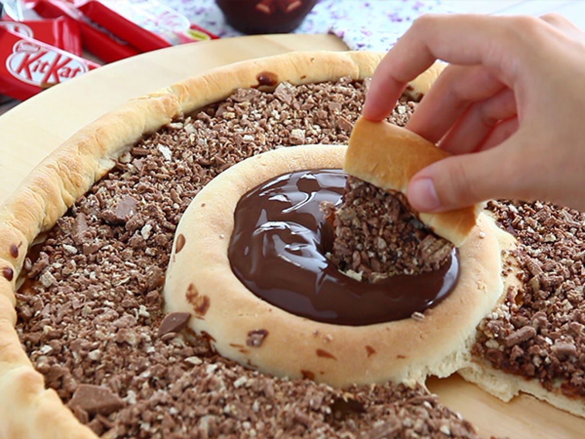 Pizza med Kit Kat och Danette chokladyoghurt - foto 2