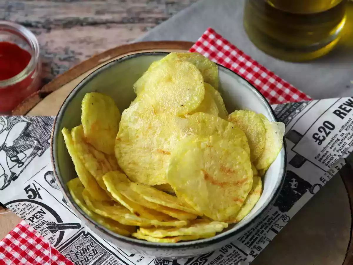 Potatischips gjorda i mikrovågsugn