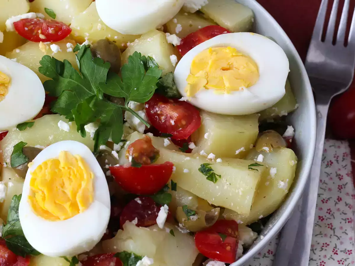 Potatissallad med fetaost, ägg och körsbärstomater - foto 3