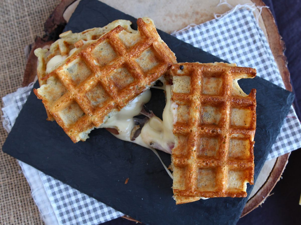 Potatisvåffelsmörgås med raclette, den ultimata comfort food - foto 2