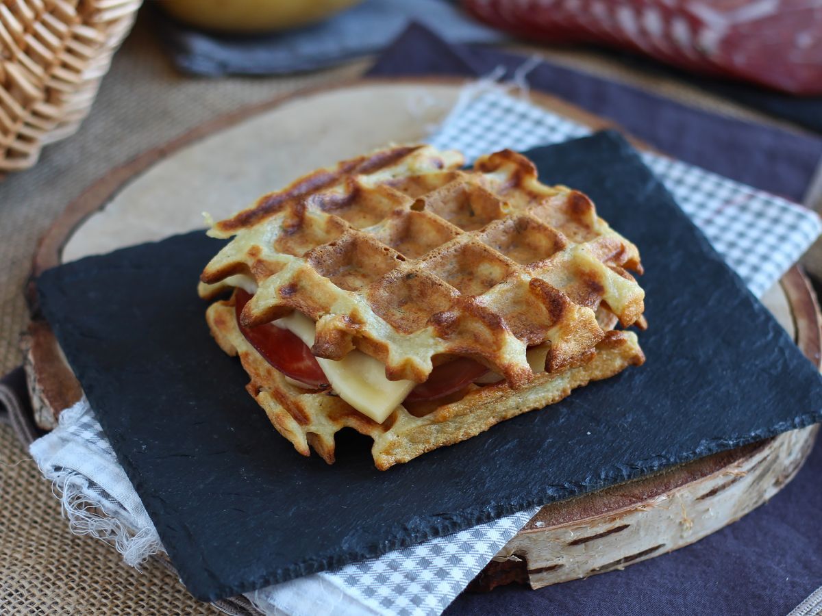 Potatisvåffelsmörgås med raclette, den ultimata comfort food - foto 5