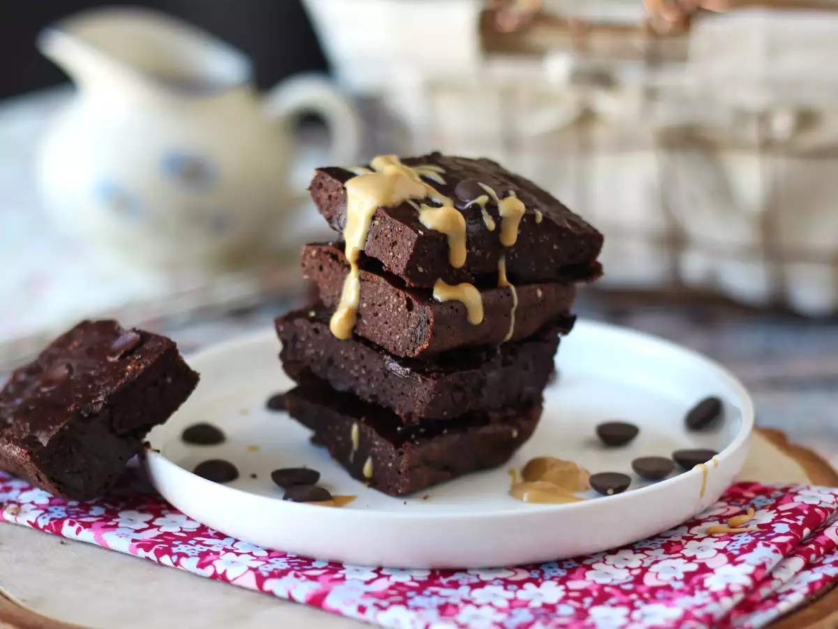 Proteinbrownie med vassleprotein – naturligt glutenfri - foto 6