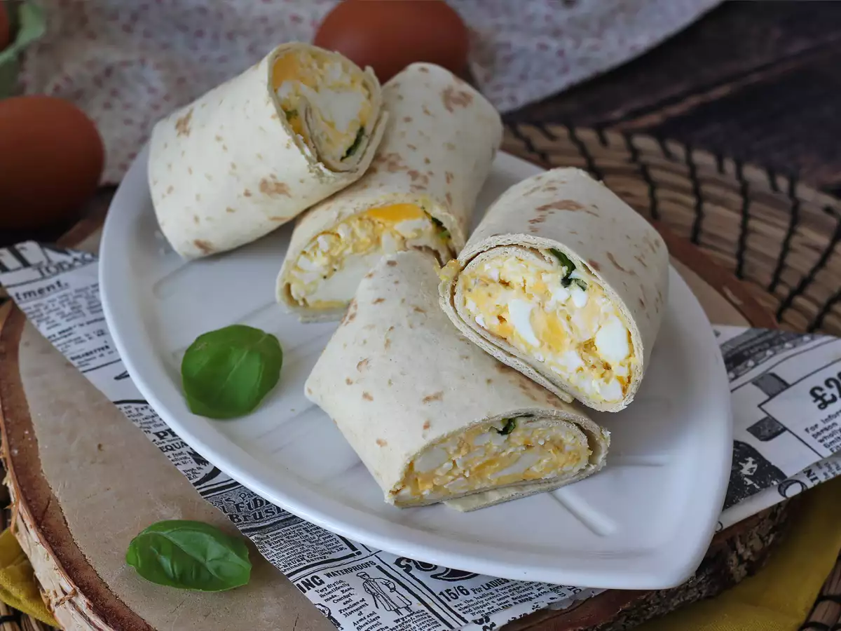 Proteinrik wrap med ägg och fetaost