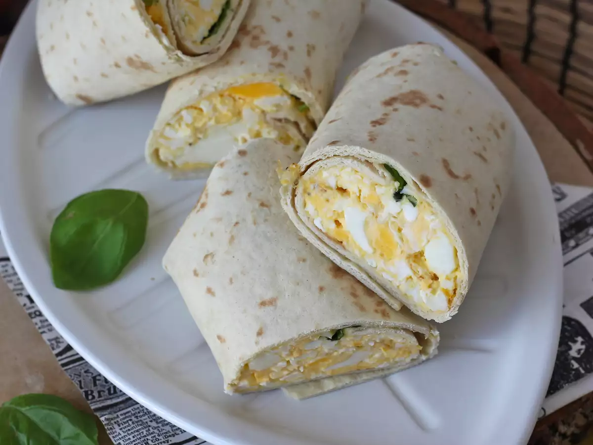 Proteinrik wrap med ägg och fetaost - foto 2