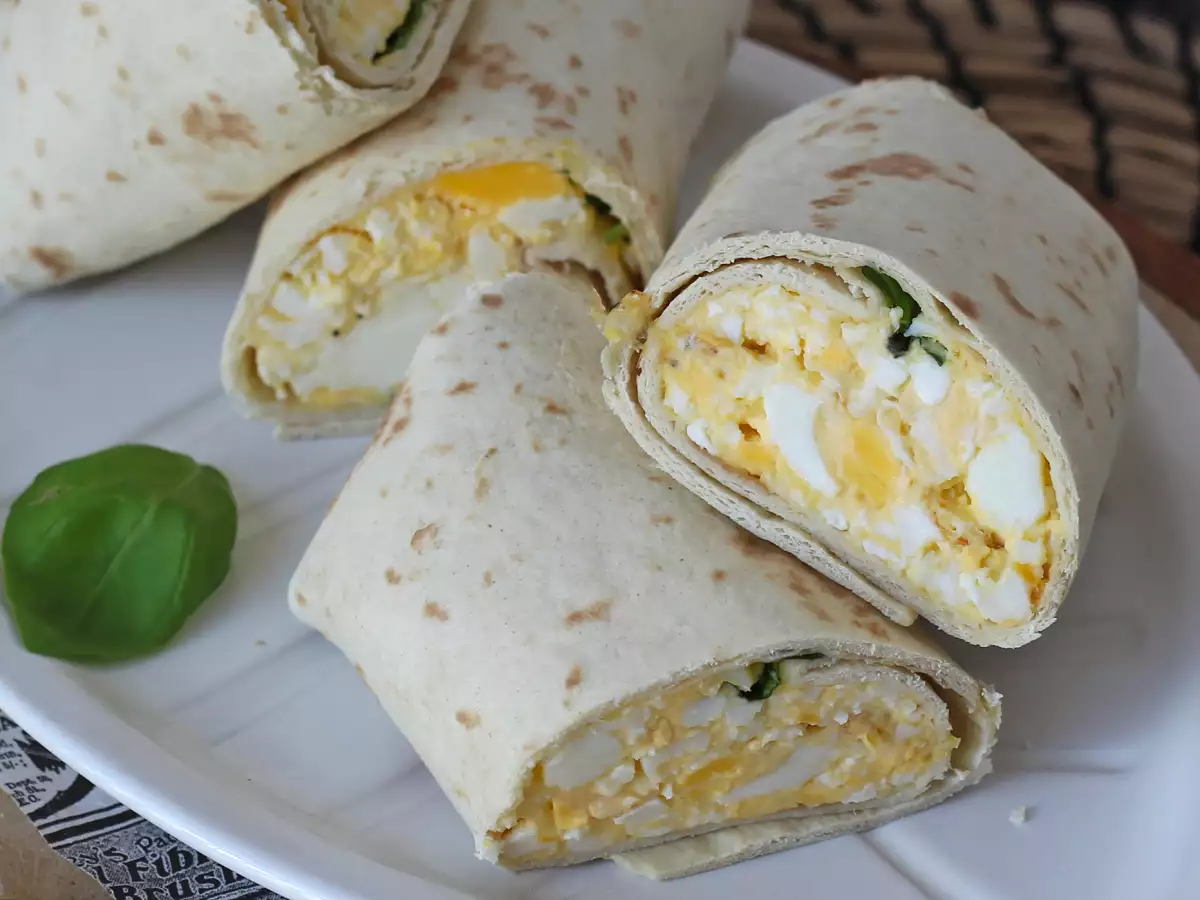 Proteinrik wrap med ägg och fetaost - foto 4