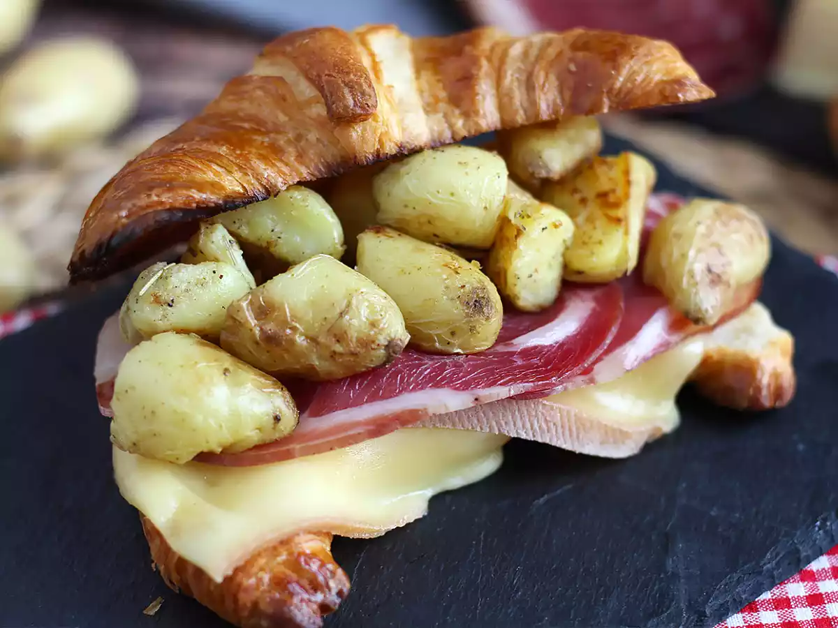 Raclette-croissantmacka för en utsökt brunch! - foto 5