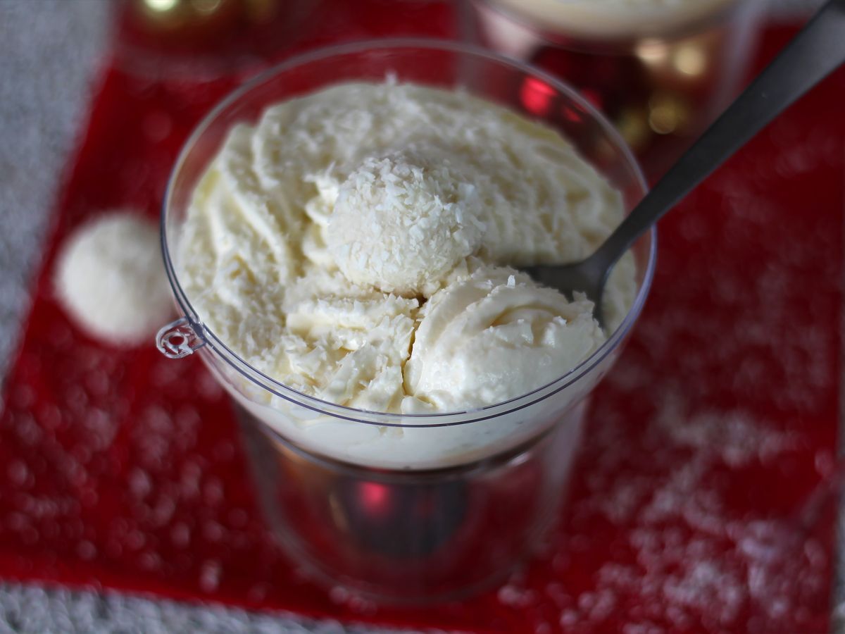 Raffaello-liknande kokosnötsverriner utan bakning - en sagodessert i en snöglob - foto 2