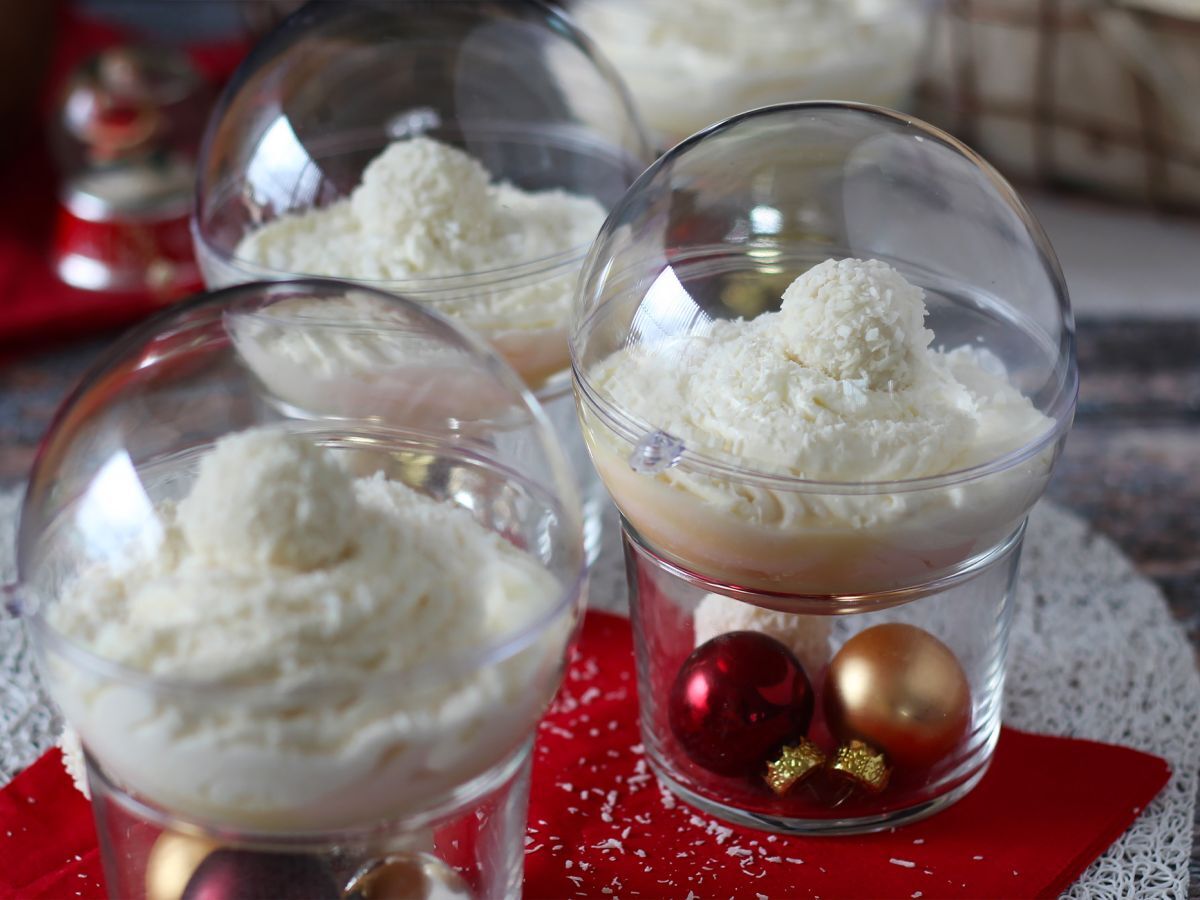 Raffaello-liknande kokosnötsverriner utan bakning - en sagodessert i en snöglob - foto 3