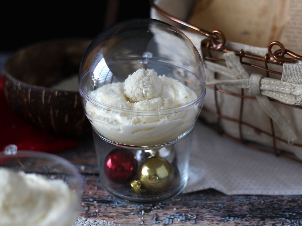 Raffaello-liknande kokosnötsverriner utan bakning - en sagodessert i en snöglob - foto 6
