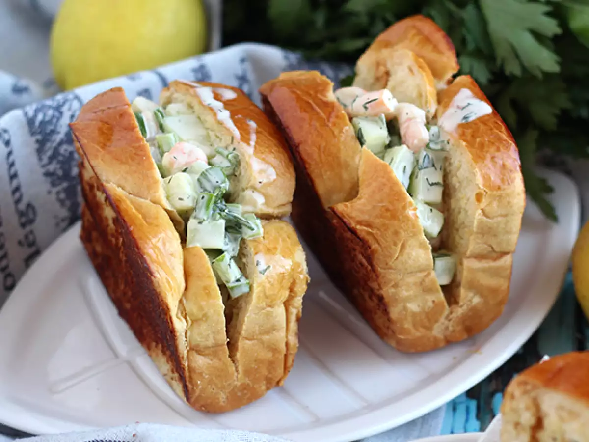 Räksandwich med brioche (prawn roll)