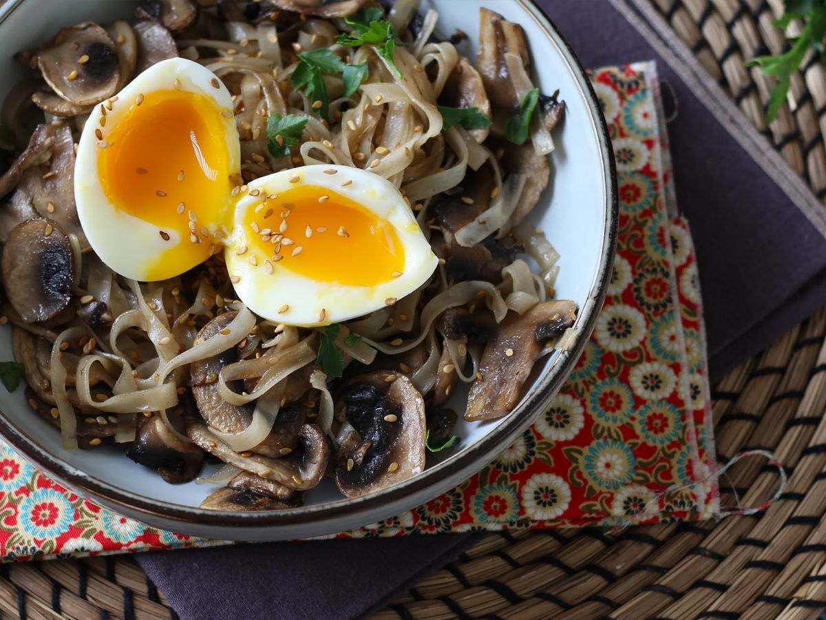 Risnudlar med champinjoner och ett mjukkokt ägg! - foto 2