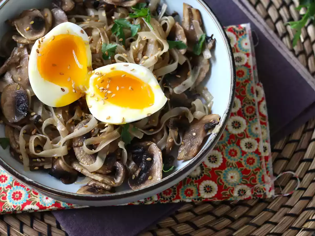 Risnudlar med champinjoner och ett mjukkokt ägg! - foto 2