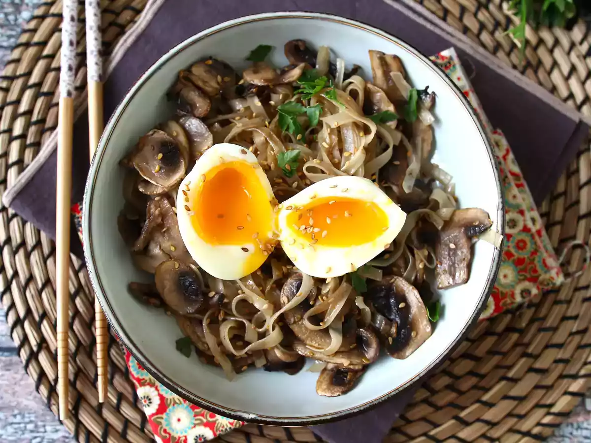 Risnudlar med champinjoner och ett mjukkokt ägg! - foto 6