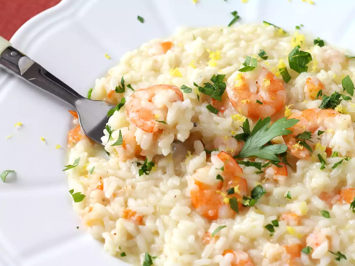 Risotto med räkor och citron, en elegant och enkel rätt att förbereda - foto 2