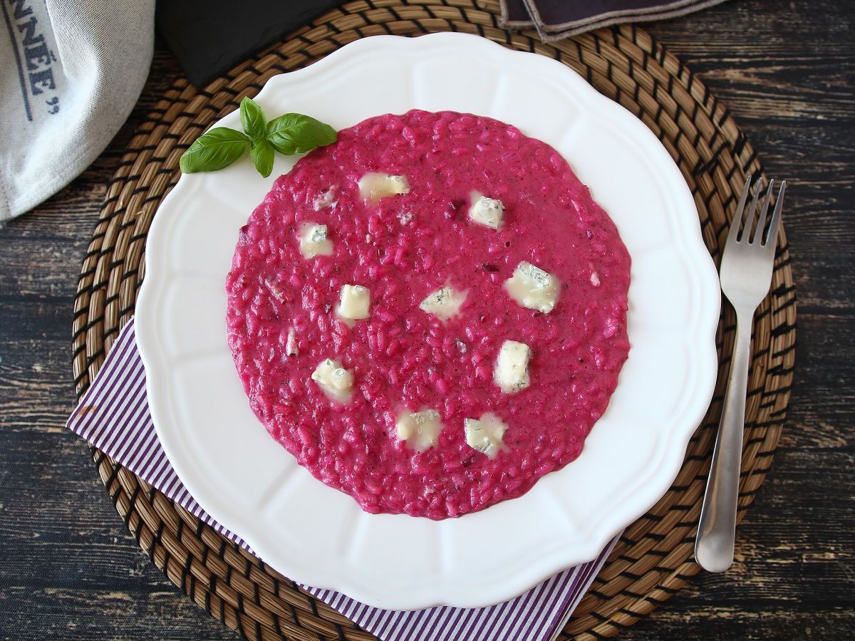 Risotto med rödbetor och gorgonzola: en explosion av färg och intensiva smaker - foto 3