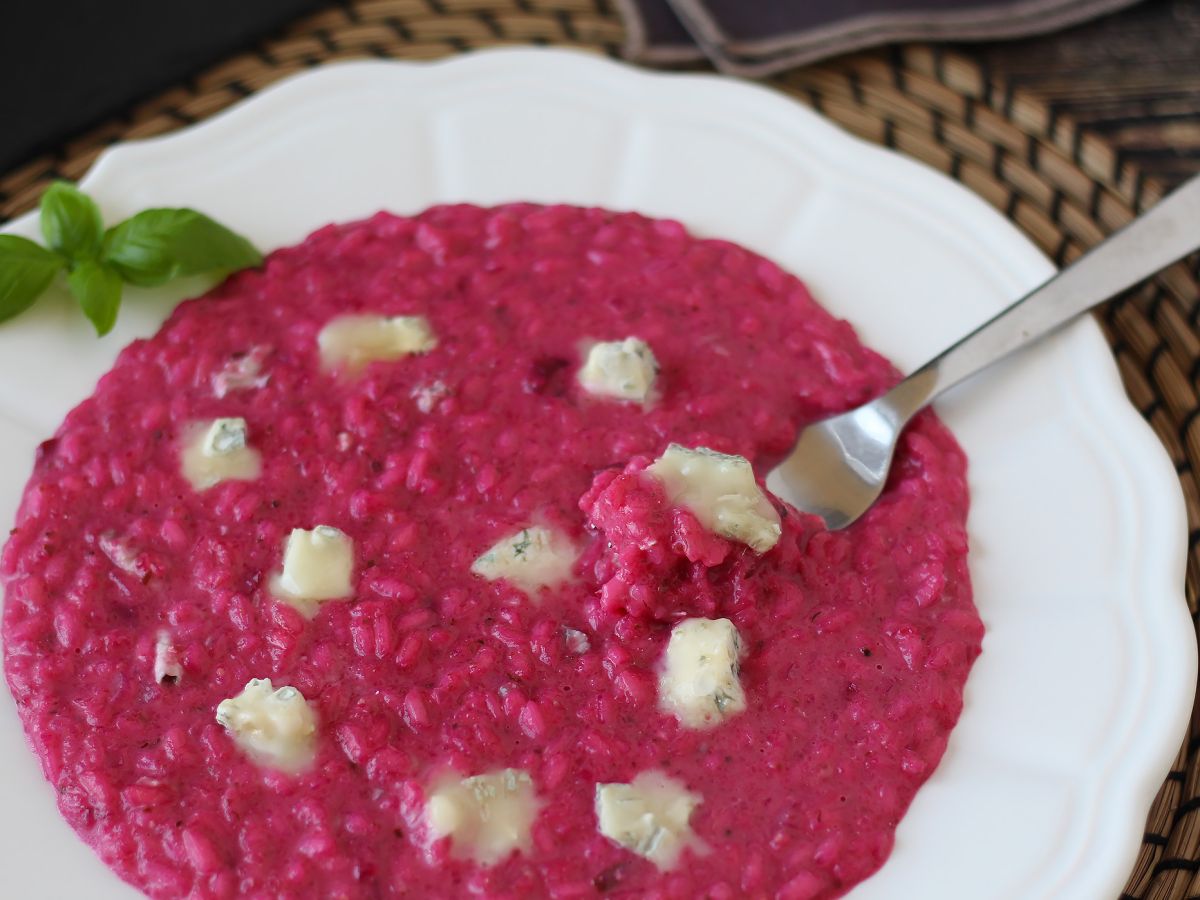 Risotto med rödbetor och gorgonzola: en explosion av färg och intensiva smaker - foto 4