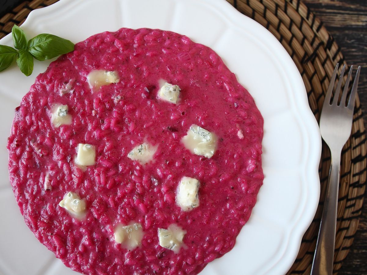 Risotto med rödbetor och gorgonzola: en explosion av färg och intensiva smaker - foto 5