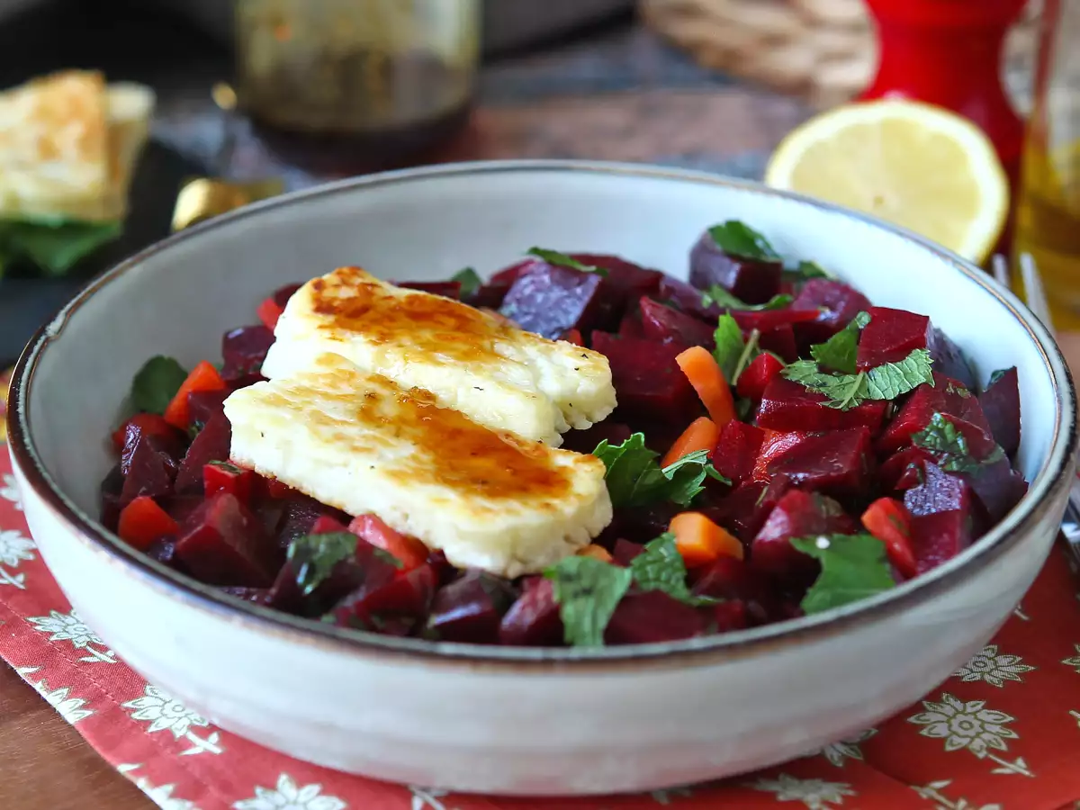 Rödbetssallad med grillad halloumi - foto 3