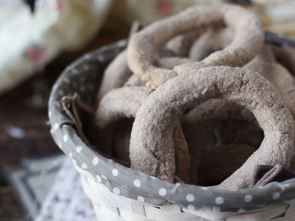 Rödvinsdoughnuts: Mormors recept som alla borde känna till! - foto 3