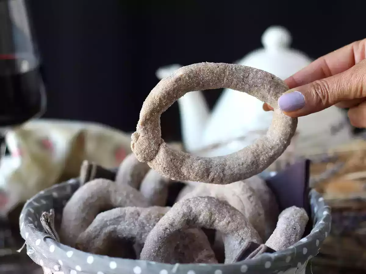 Rödvinsdoughnuts: Mormors recept som alla borde känna till! - foto 4