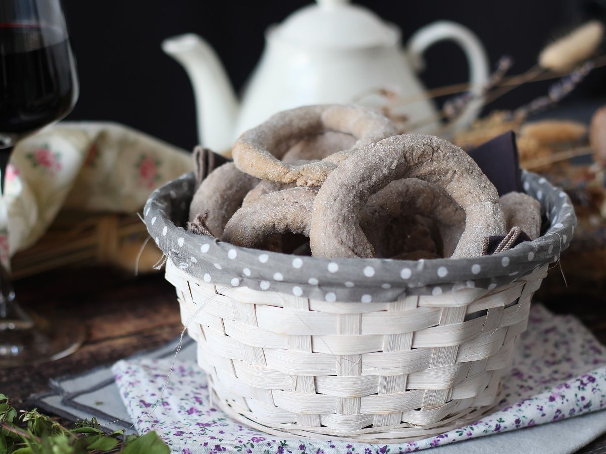 Rödvinsdoughnuts: Mormors recept som alla borde känna till! - foto 7