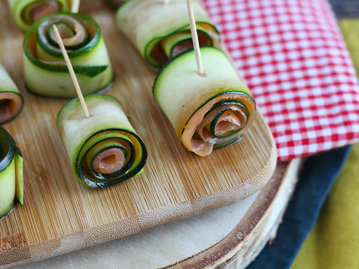 Rullar med zucchini och rökt lax - foto 2
