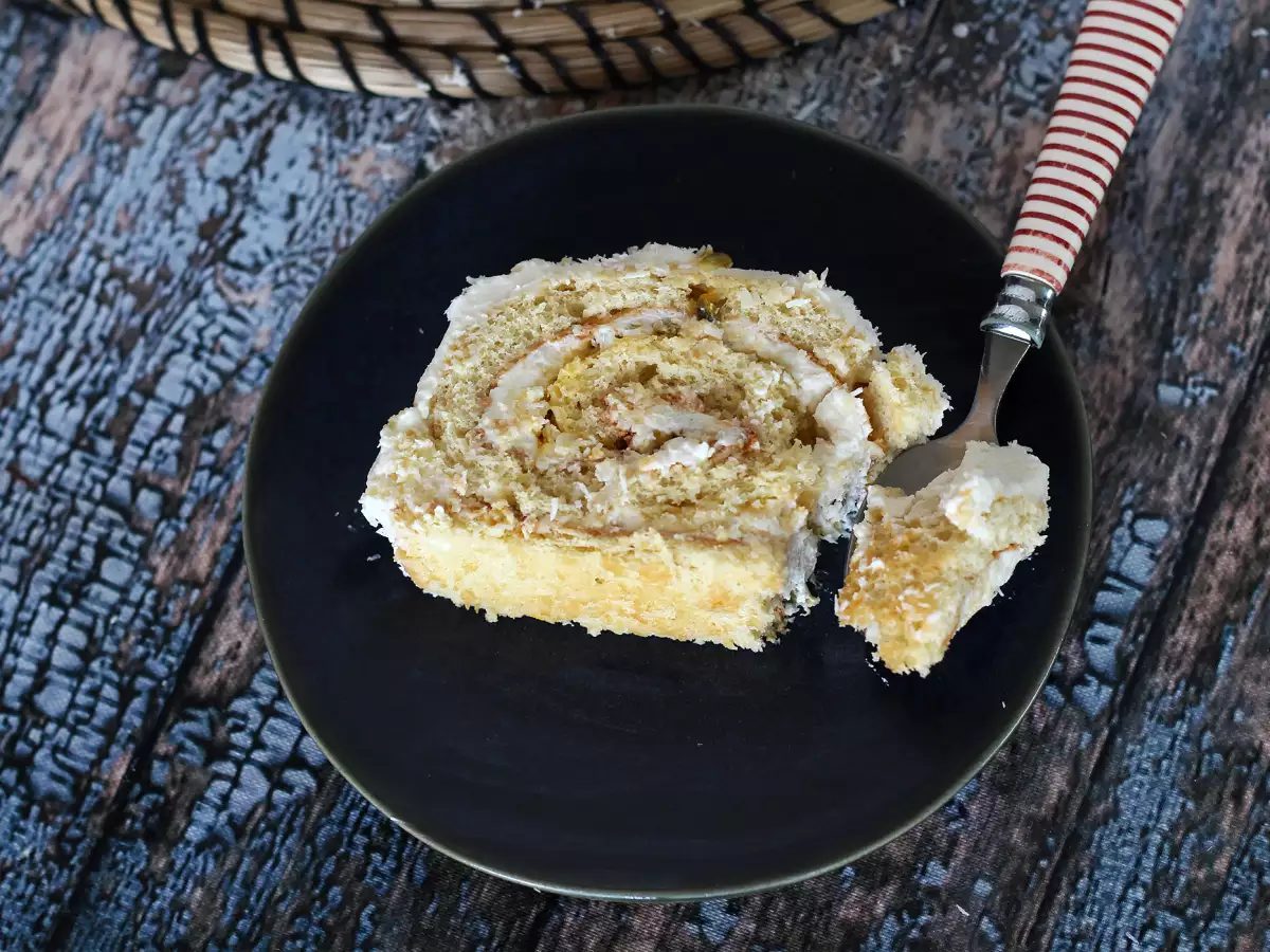 Rulltårta med kokos och passionsfrukt – perfekt som julstubbe - foto 5