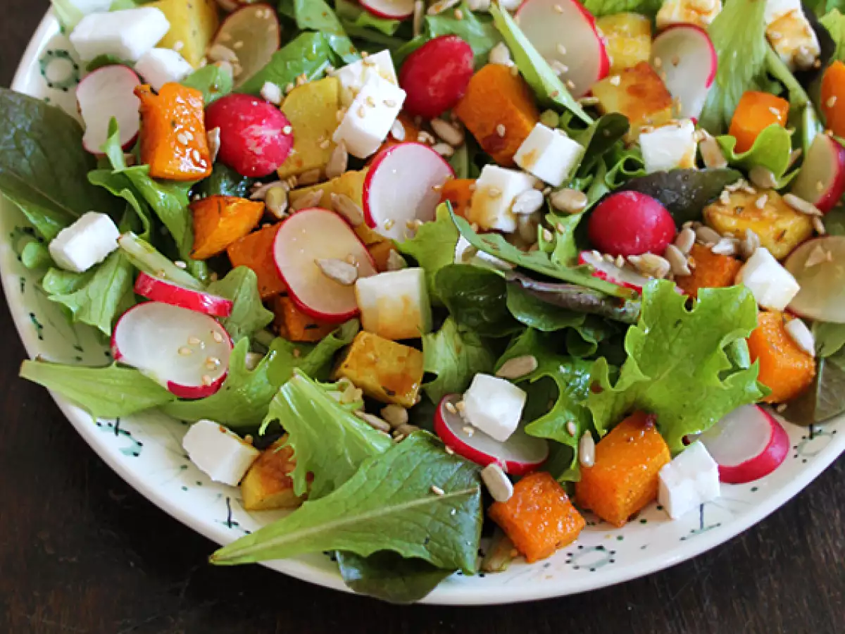 Sallad med butternutpumpa, potatis, rädisor och fetaost - foto 2
