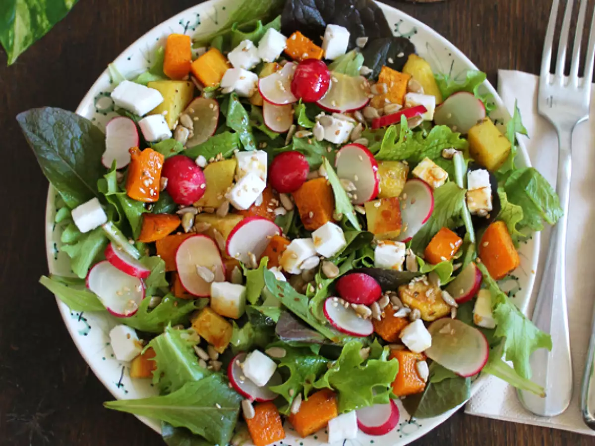 Sallad med butternutpumpa, potatis, rädisor och fetaost - foto 3