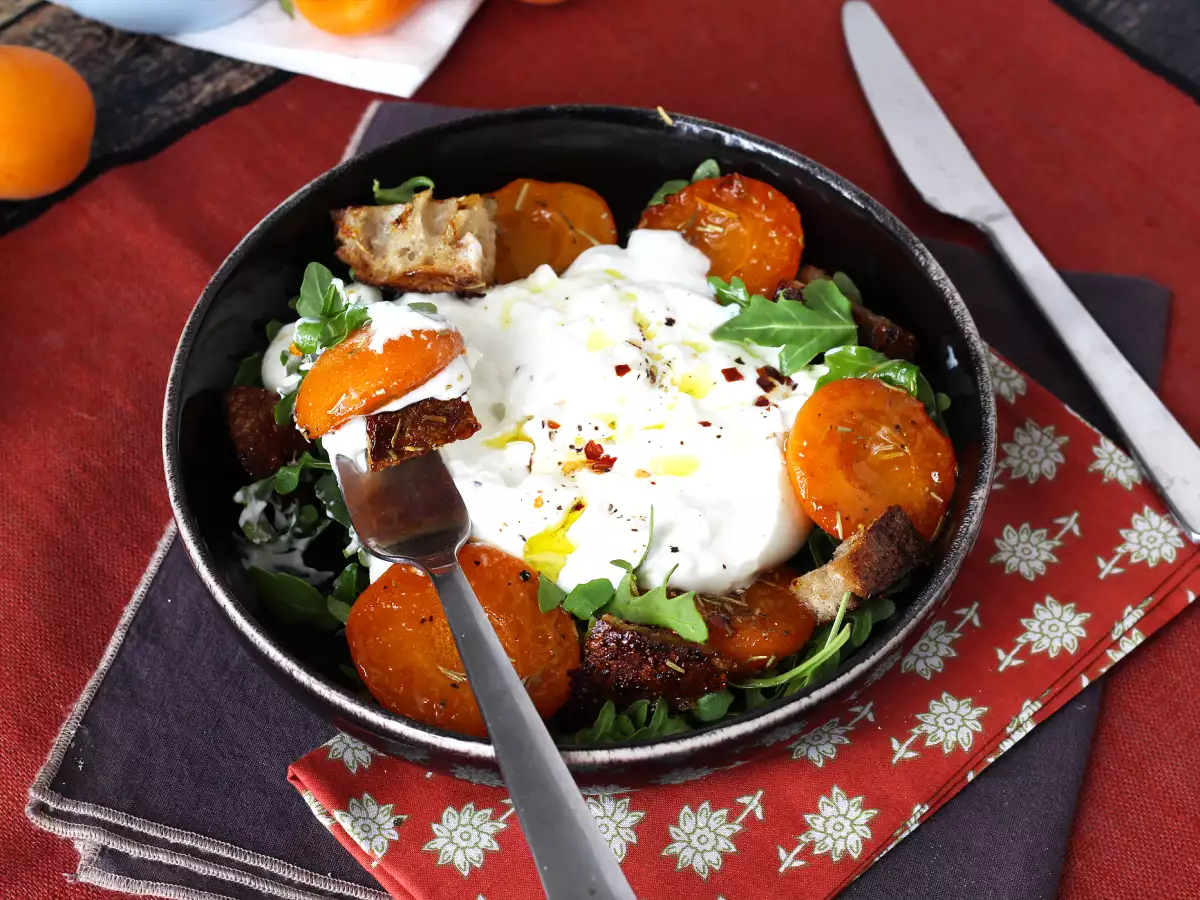 Sallad med rostad aprikos, rucola och burrata - foto 2