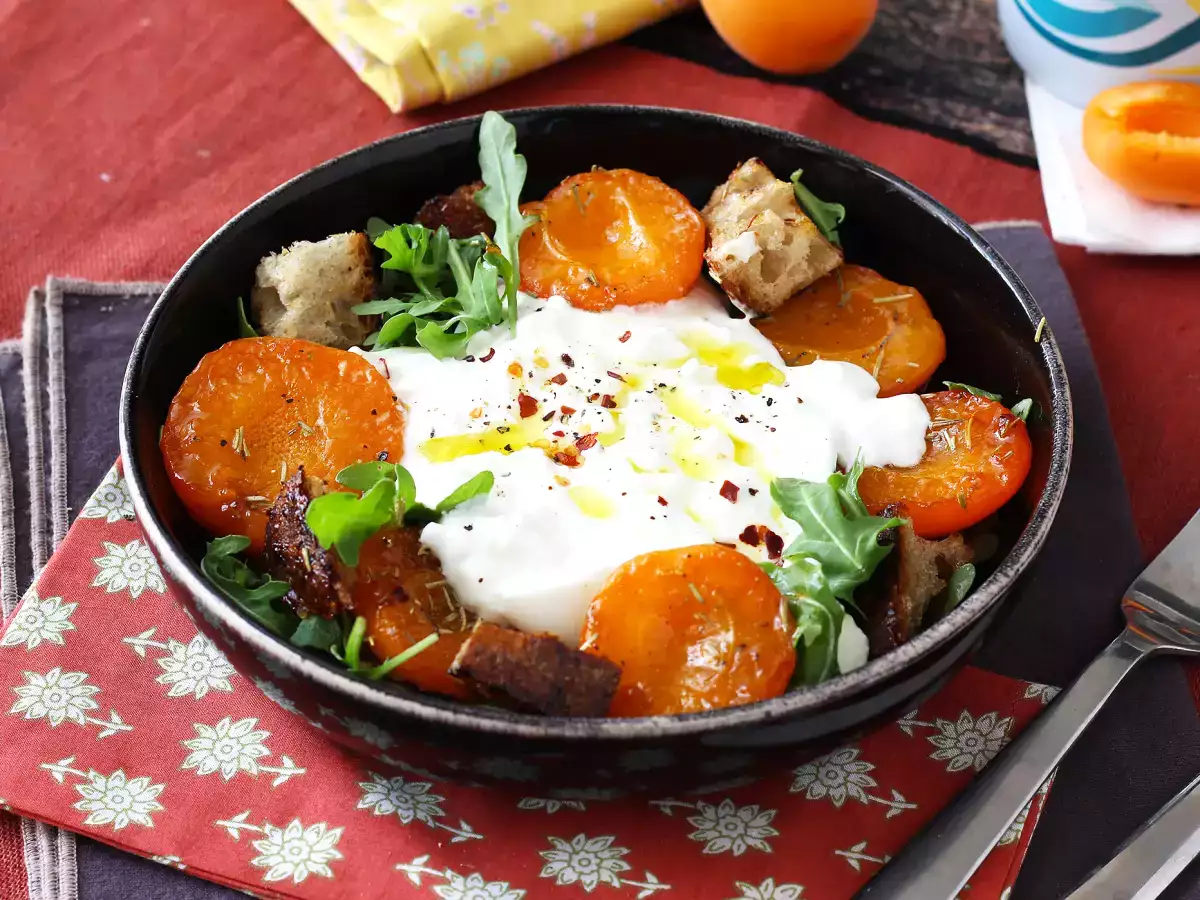 Sallad med rostade aprikoser, ruccola och burrata - foto 3