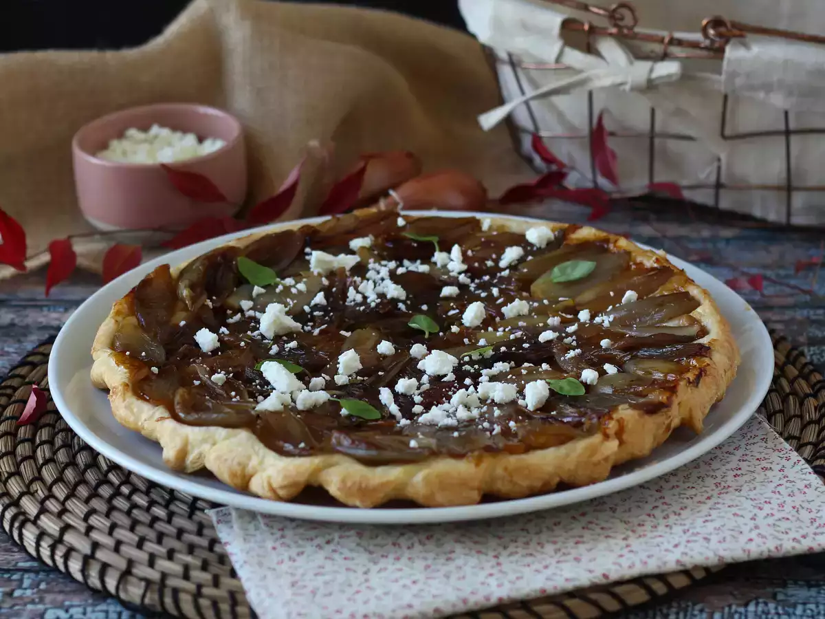 Salt tarte tatin med schalottenlök och fetaost – oemotståndligt god! - foto 6