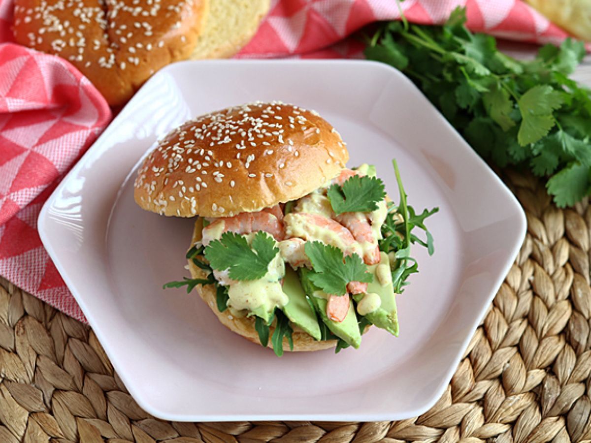 Sandwich med räkor, avokado och koriander - foto 3