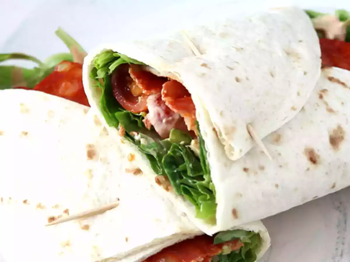 Sandwich wrap med chorizo, avokado och tomat - foto 3
