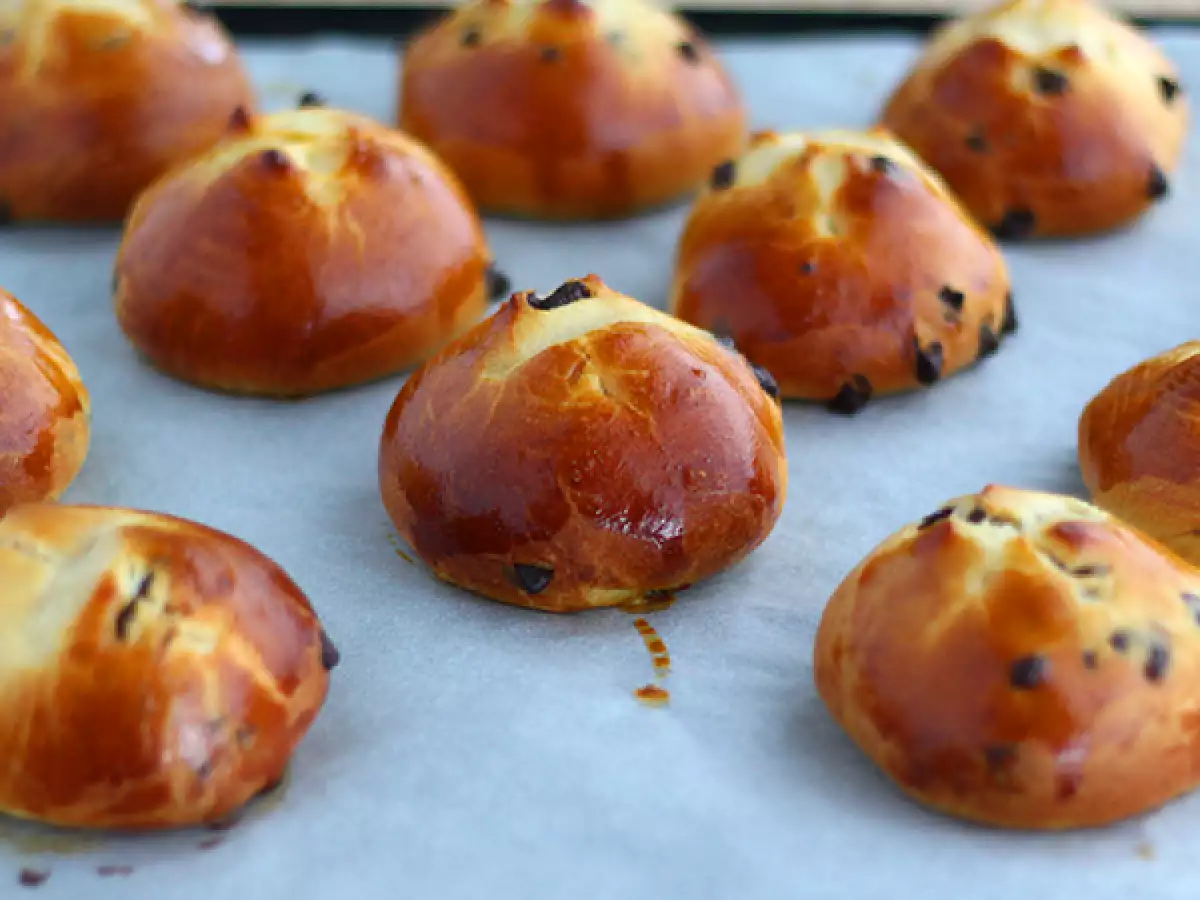 Små briochebullar med choklad