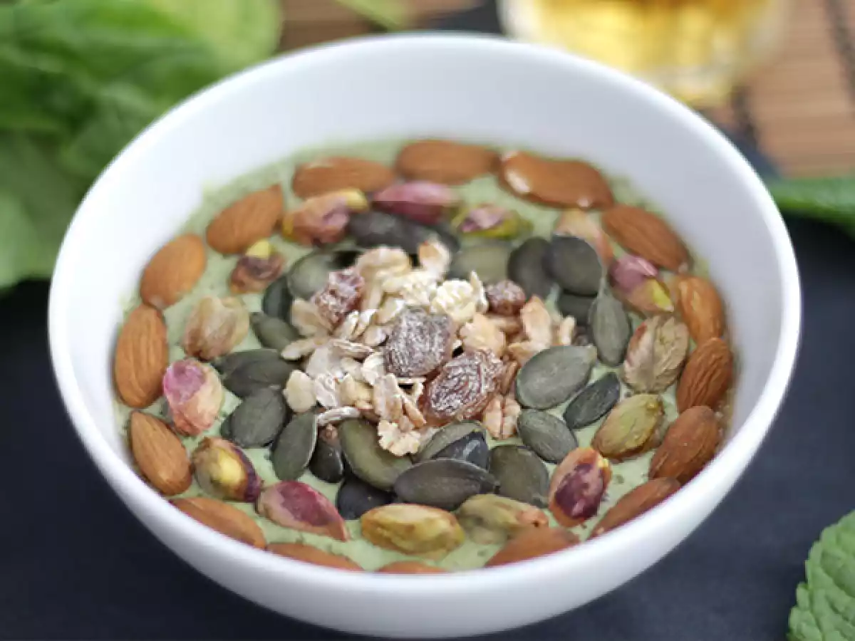 Smoothie bowl kiwi mynta spenatskott