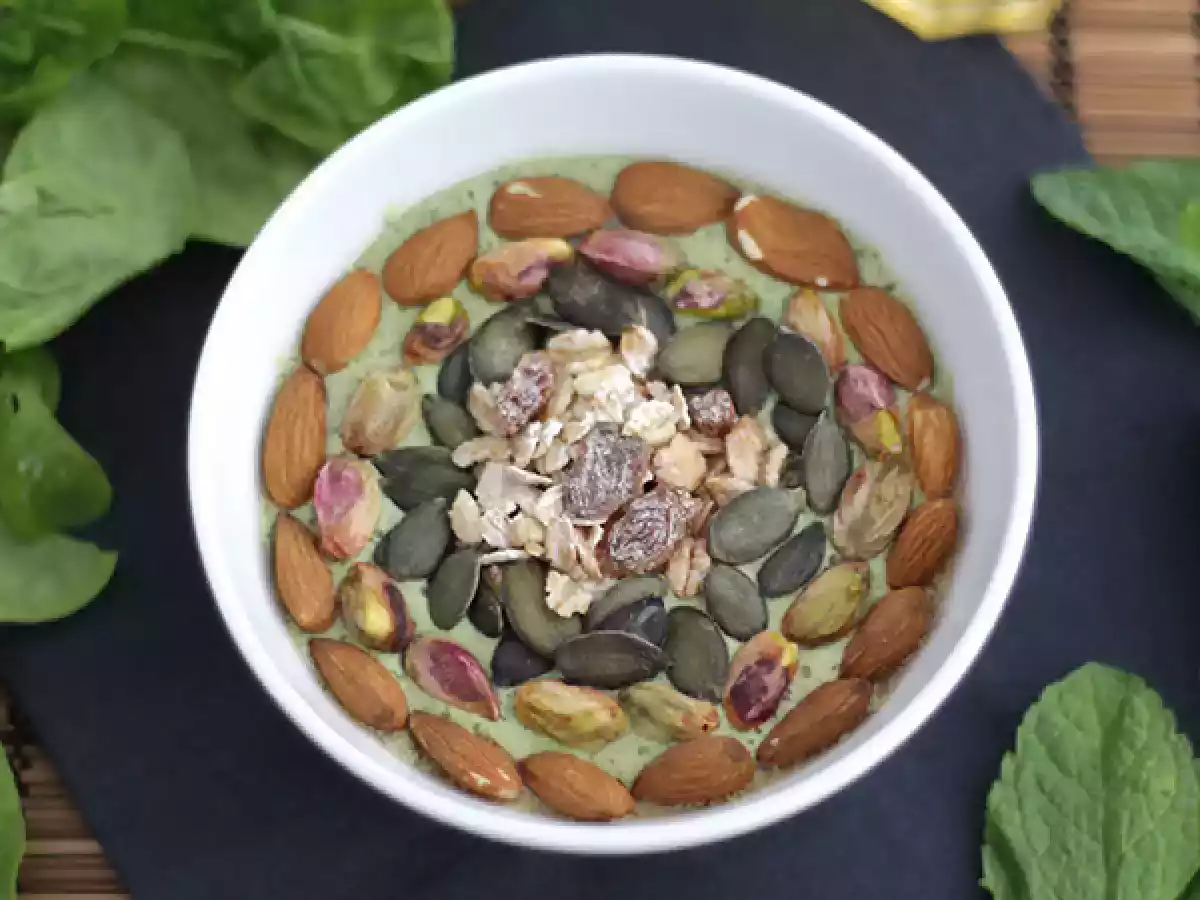 Smoothie bowl kiwi mynta spenatskott - foto 2