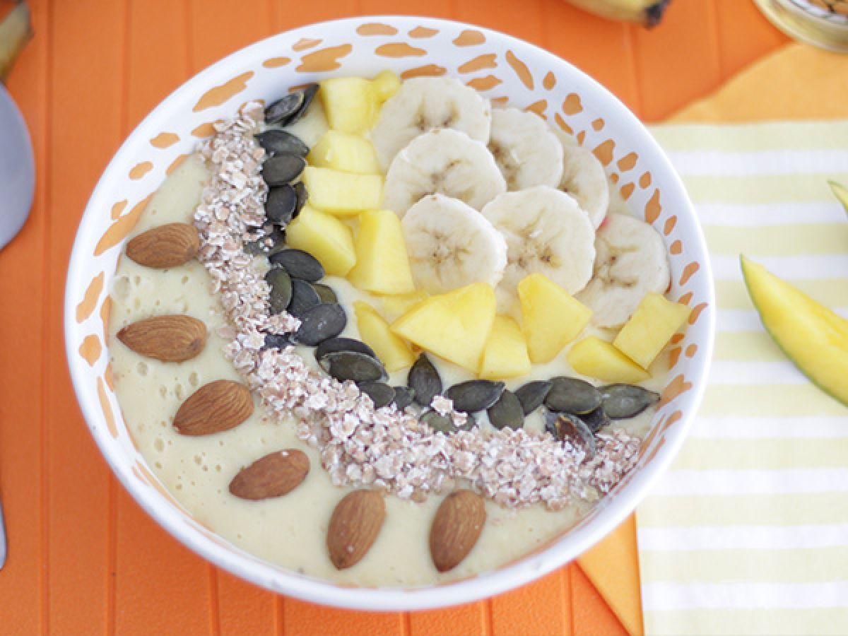 Smoothie bowl med mango och banan - foto 2