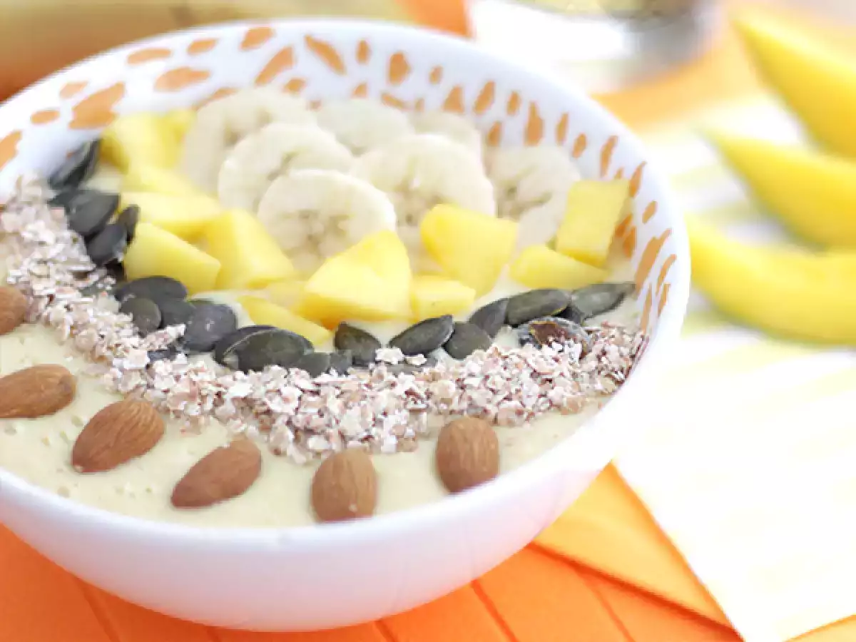 Smoothie bowl med mango och banan - foto 3