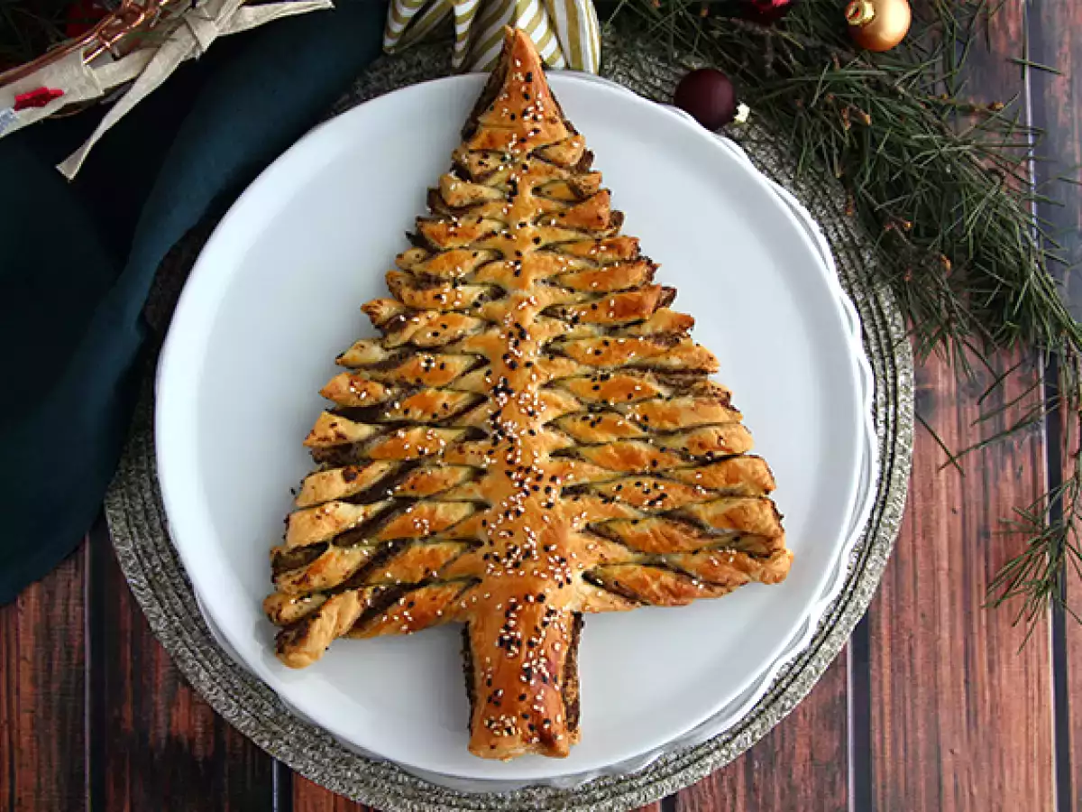 Smördegsbakelse med hemlagad tapenade