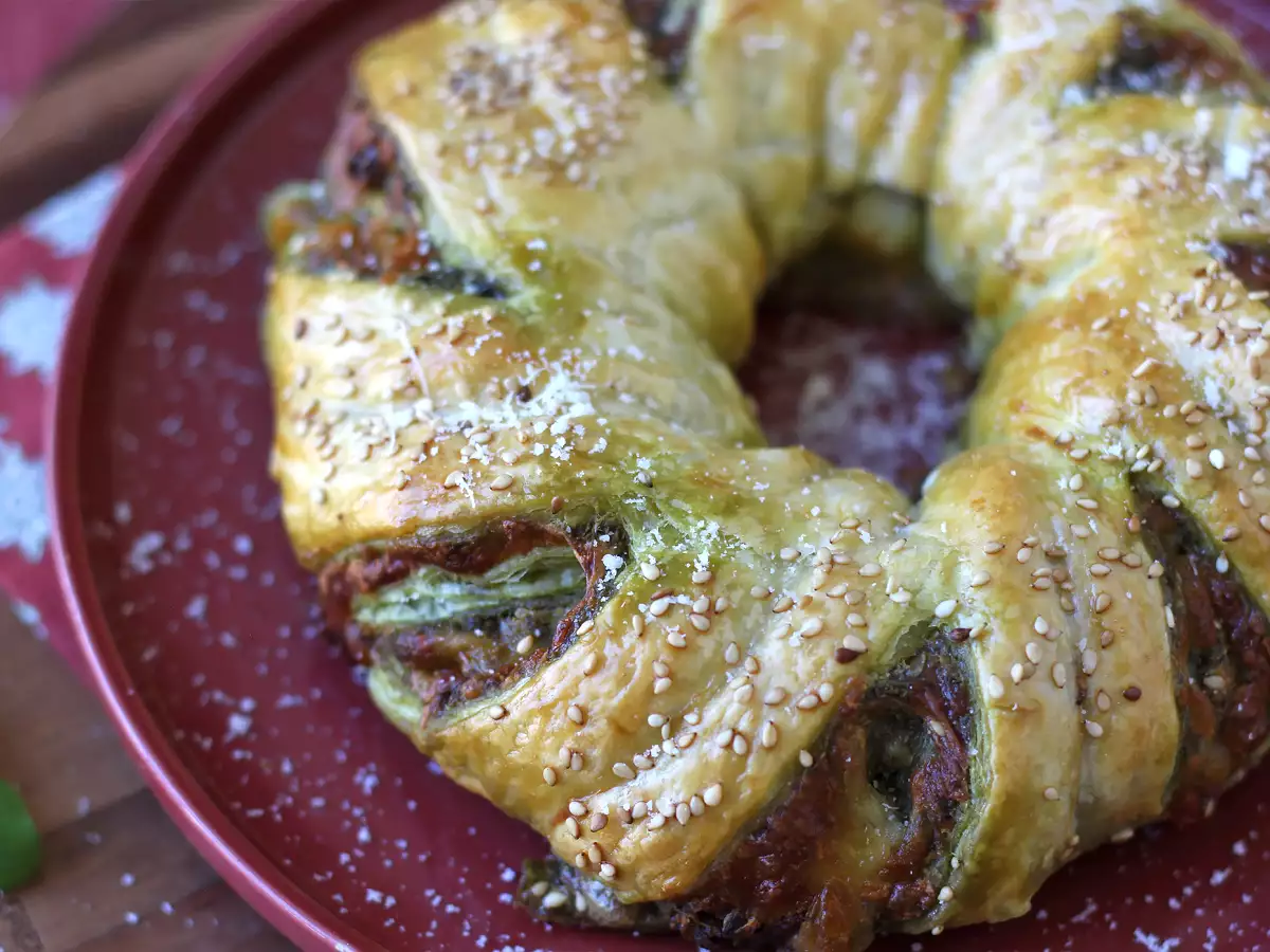 Smördegskrans med pesto, mozzarella och soltorkade tomater - foto 5