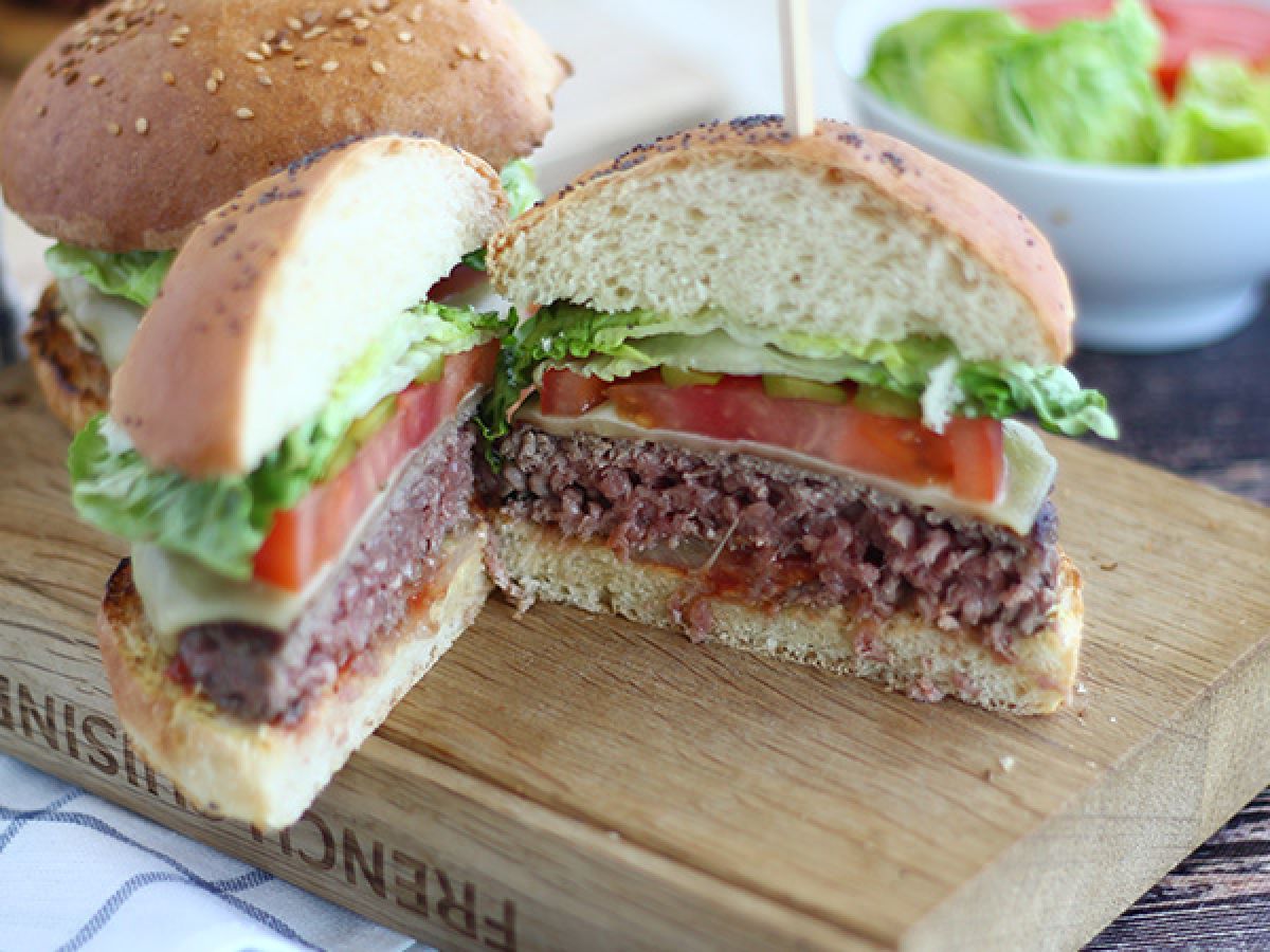 Snabb och enkel hemlagad hamburgare - foto 3