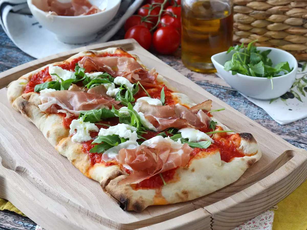 Snabb och god pinsa med mozzarella och speck - foto 2