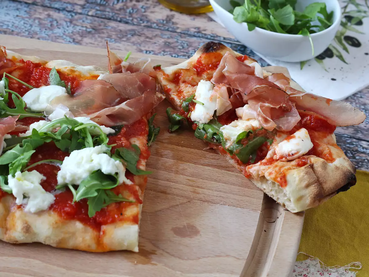 Snabb och god pinsa med mozzarella och speck - foto 6