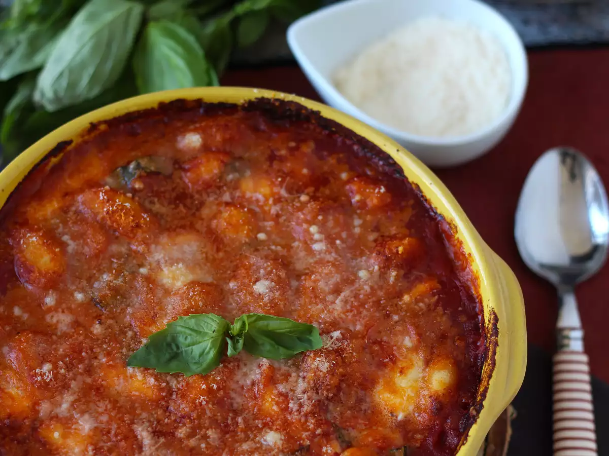 Snabb och härligt värmande gnocchigratäng med tomat och mozzarella – gnocchi alla sorrentina i ugn - foto 3