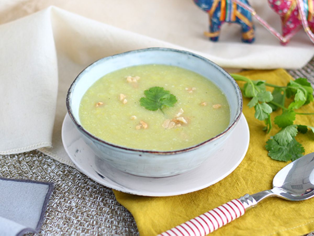 Soppa på purjolök, kokosmjölk och curry