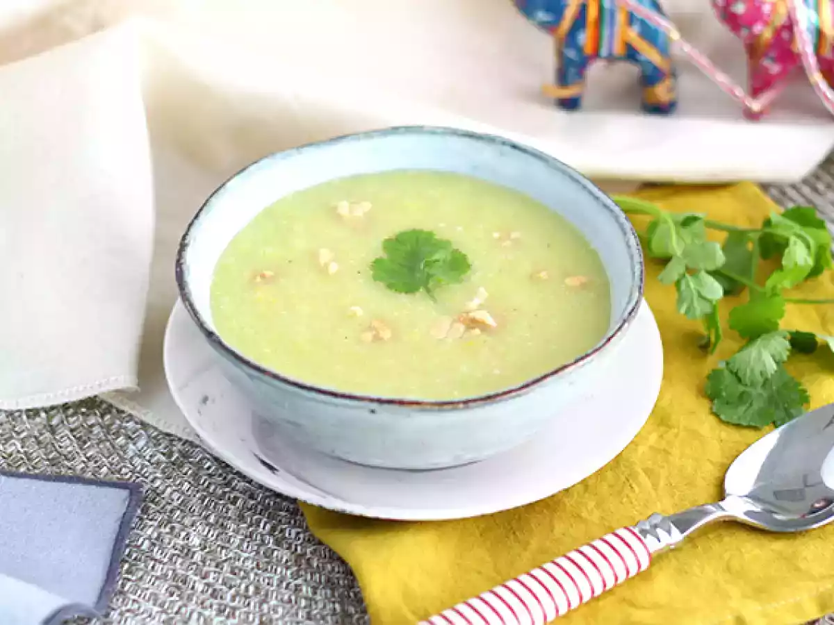 Soppa på purjolök, kokosmjölk och curry